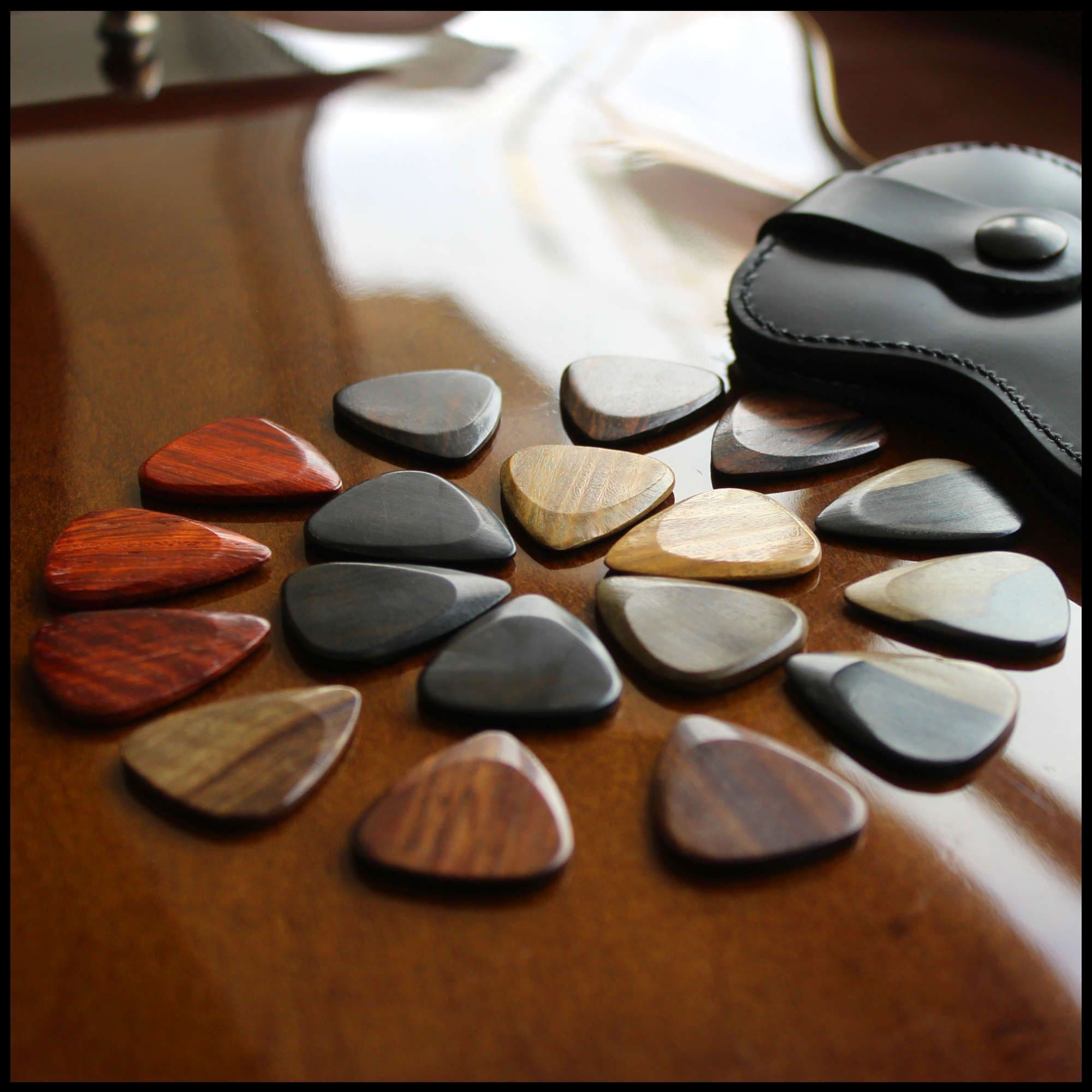 Plectrum Wallet - 18 Electric Guitar Picks | Timber Tones - Timber Tones