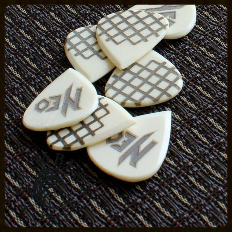 NeoGeo Fanatic Bone Signature 1 Pick | Timber Tones - Timber Tones