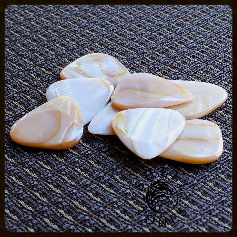 Shell Tones - Mussel Shell - 1 Guitar Pick | Timber Tones - Timber Tones